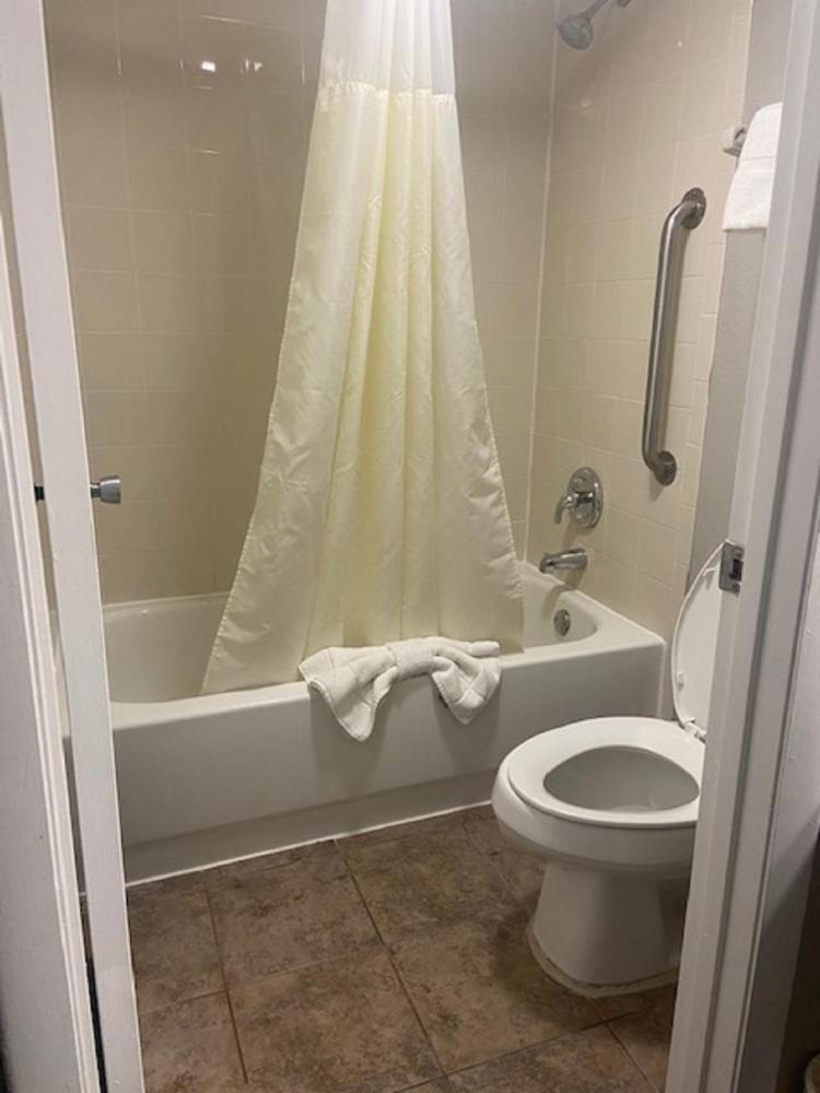 Double Room with Two Double Beds - Non-Smoking interior